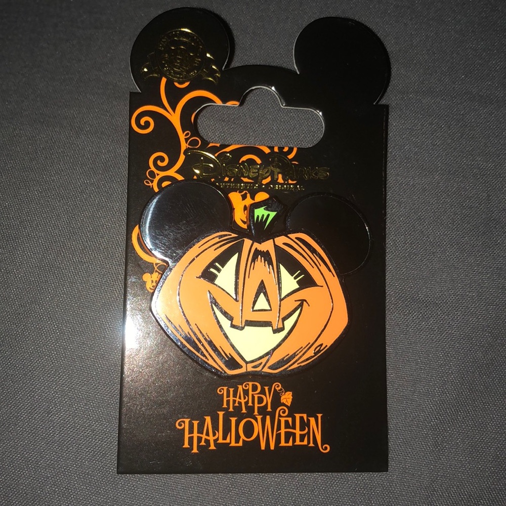 Disney collectible pin